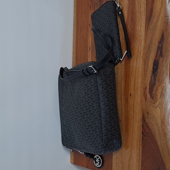 Michael Kors Logo Purse & Wallet Set - Picture 7 of 10